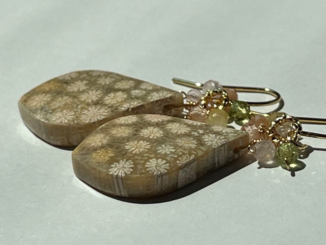 ＊＊COCO＊＊　14kgf お花畑フォッシルコーラル ピアス