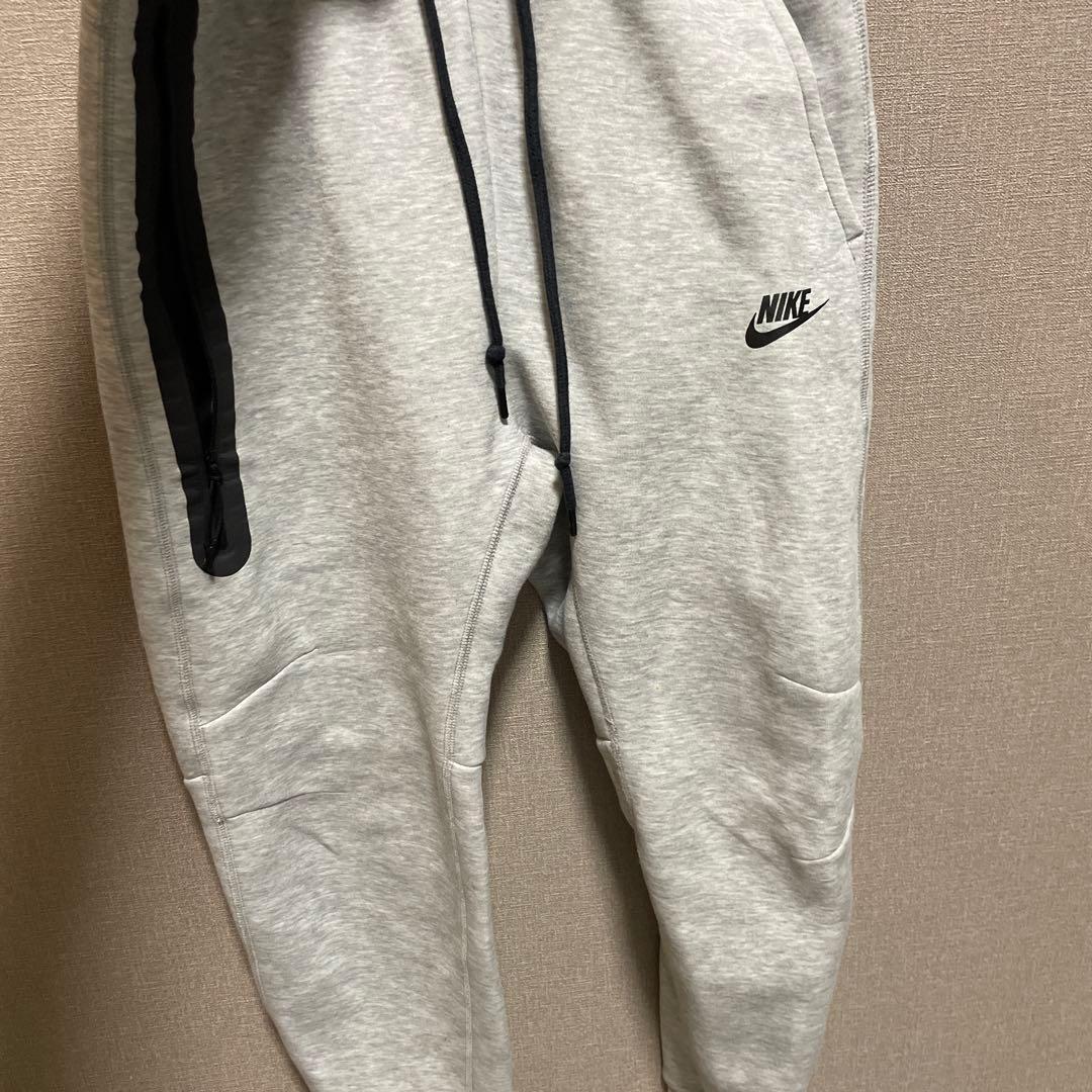 Nike テックグレー フルジップ パーカー セットアップ