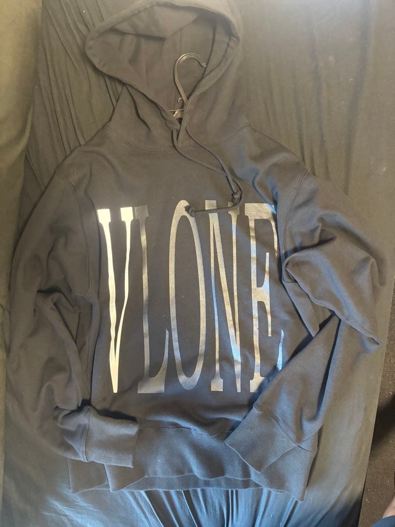 VLONE ブラック パーカー