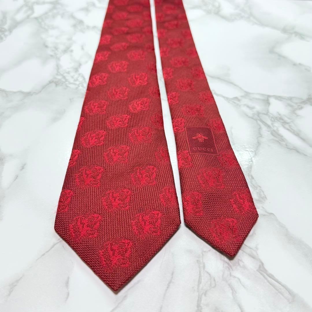 ✨極美品✨ 近年モデル GUCCI ネクタイ シルク100% 虎柄 蜂 レッド