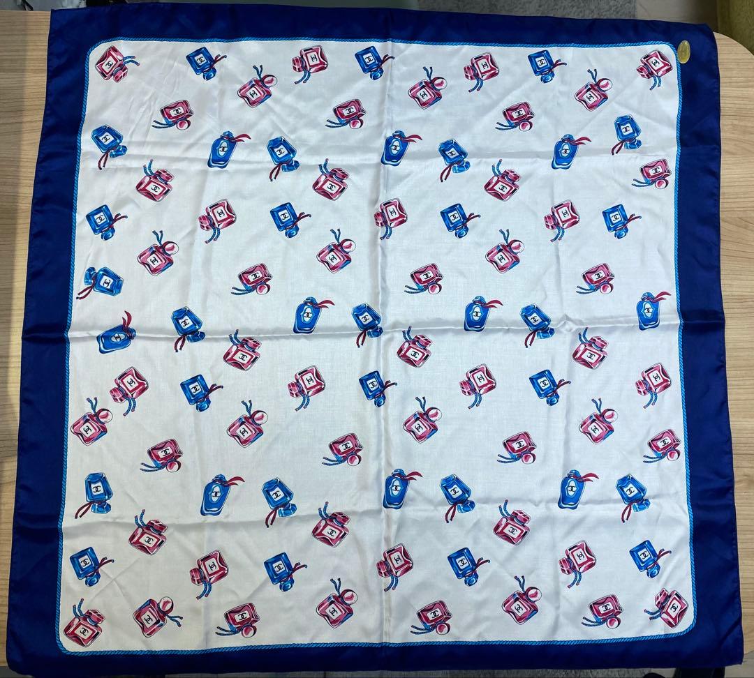 CHANEL　スカーフ　香水瓶