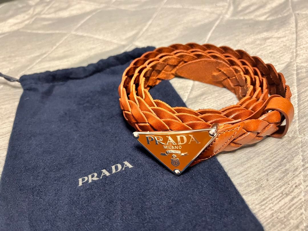 PRADA トライアングル レザーベルト