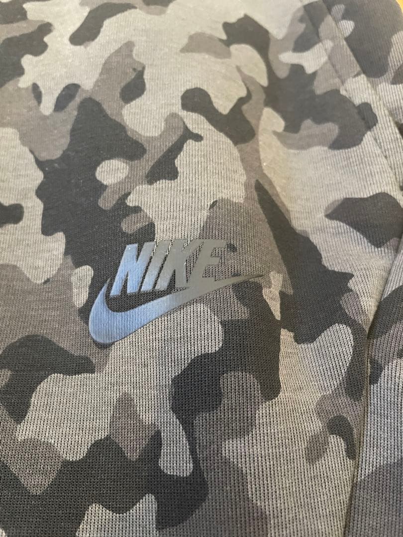 Nike テックフリース パーカー パンツ セットアップ　Ｌサイズ　ブラックカモ