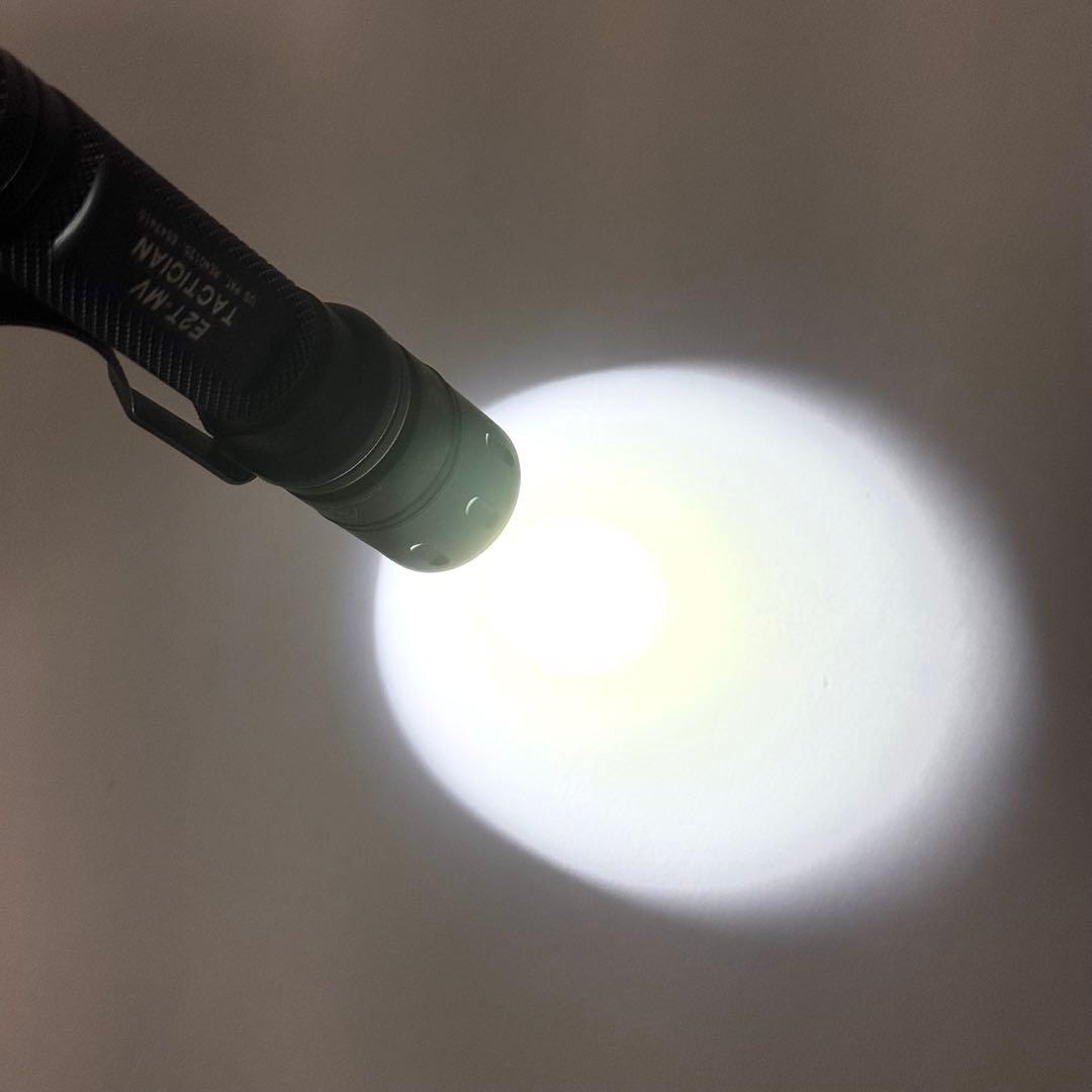 【動作良好✨】シュアファイア SUREFIRE E2T-MV TACTICAN