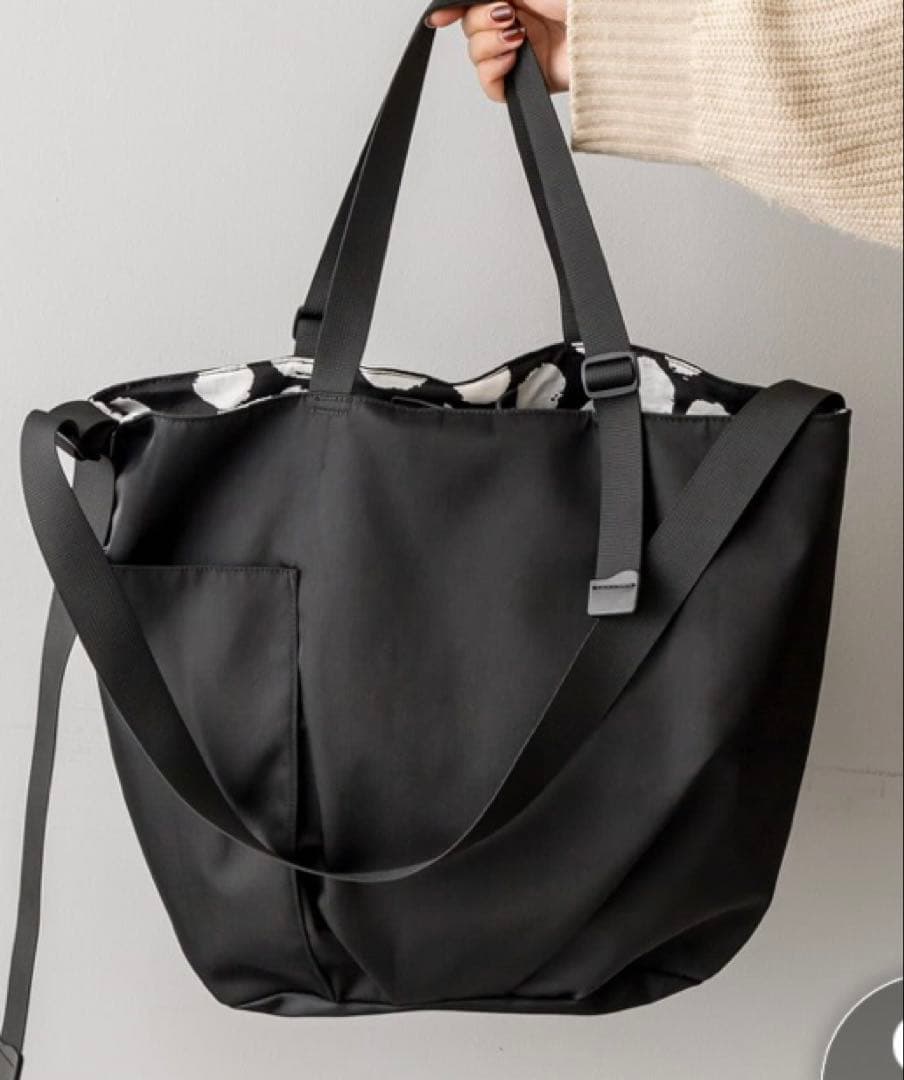 SNS総再生数350万越え！裏地がかわいい！アジャスタートートバッグ