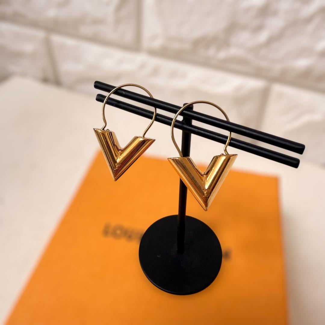 は*ん様 LOUIS VUITTON ヴィトン エセンシャルV ピアス ゴールド
