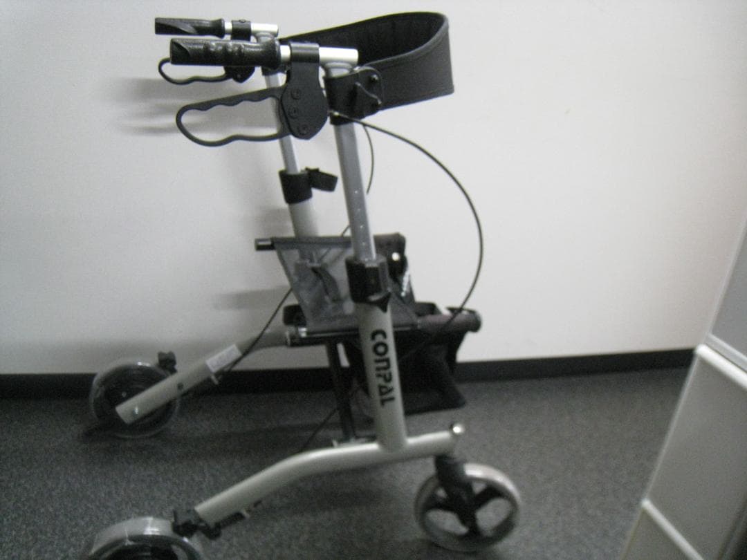 ナブテスコ　CONPAL 抑速ブレーキ付き歩行車 歩行器 シルバーカー ③