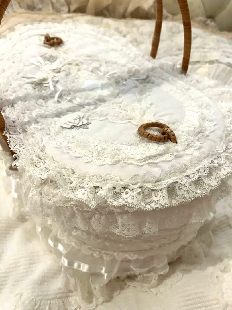 【新品未使用】さえらヒスクローネかごホワイトレースバスケット