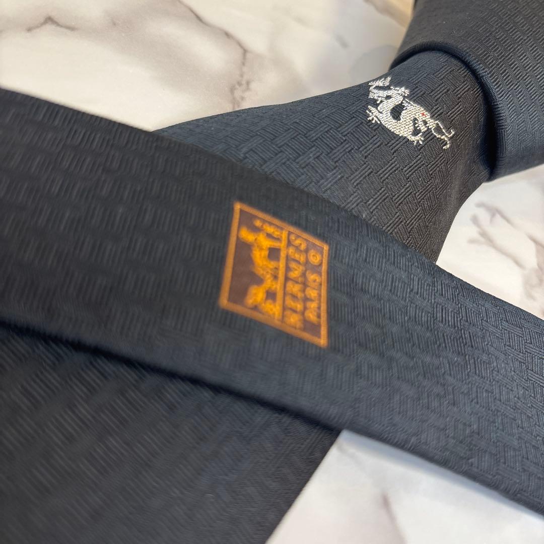 HERMES ネクタイ　ブラック　ファソネ　龍　ドラゴン　黒　刺繍　H柄　総柄
