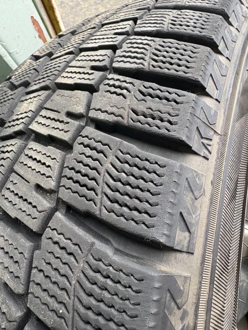 225/50R17 スタッドレスタイヤ•アルミホイール4本セット