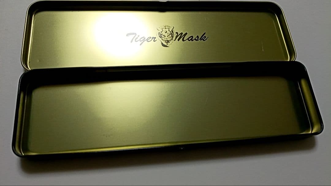 初代　タイガーマスク 筆箱　缶　ペンケース　佐山サトル　タイガー　マスク　ペン