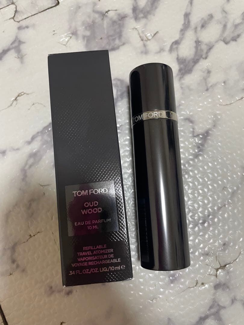 新品 TOM FORD ウード・ウッド パルファム 10ml