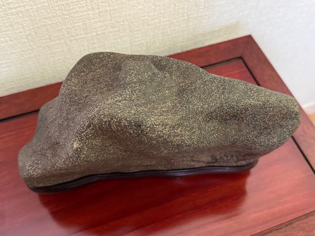 瀬田川石 金梨地石 稀少石 水石 三大銘石 山型 鑑賞石 黒石 真黒石 置物