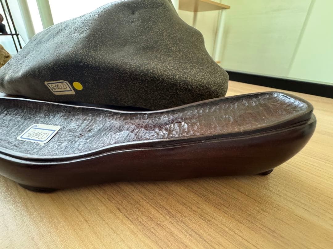 瀬田川石 金梨地石 稀少石 水石 三大銘石 山型 鑑賞石 黒石 真黒石 置物