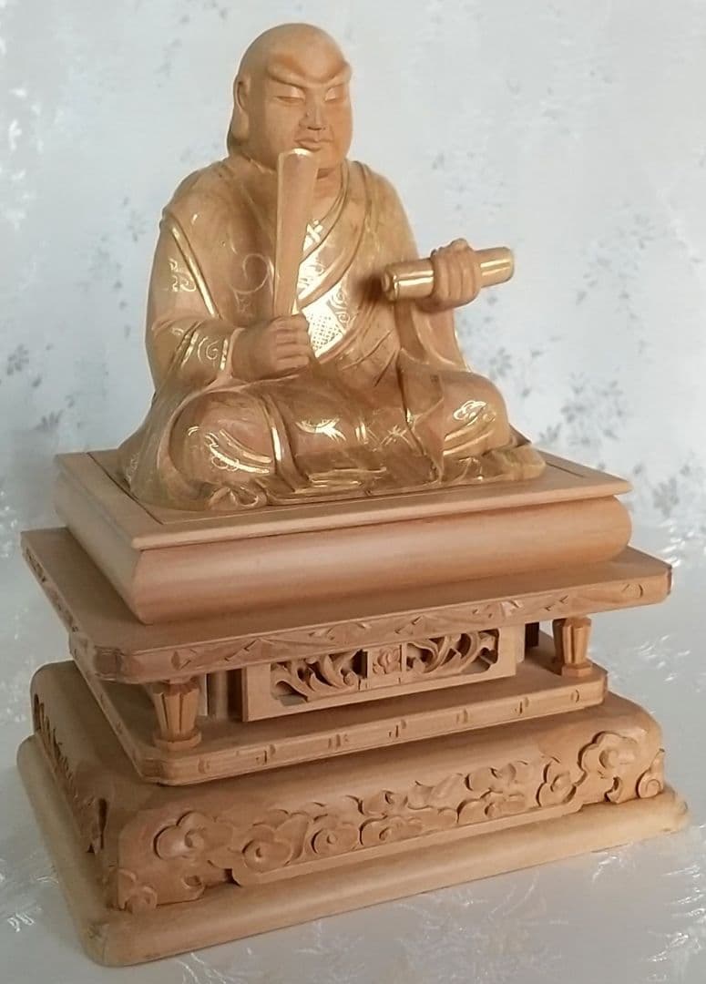 日蓮聖人坐像 2.5寸#079 金彩有り ◆白檀 木彫 仏像