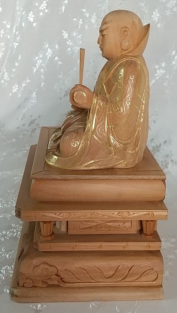 日蓮聖人坐像 2.5寸#079 金彩有り ◆白檀 木彫 仏像