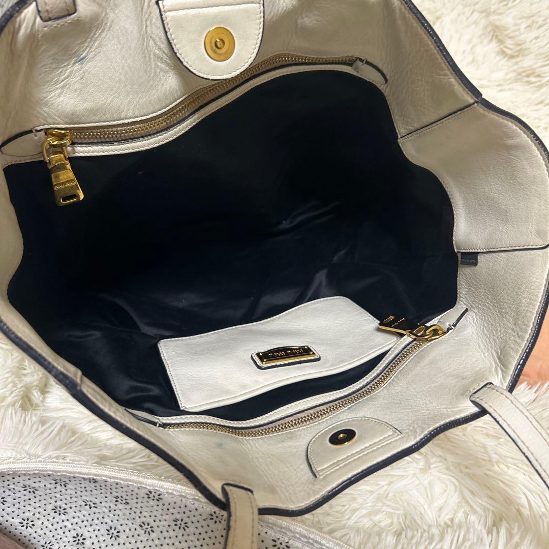 miumiu 白 ロゴ シンプル レザー トートバッグ ミュウミュウ