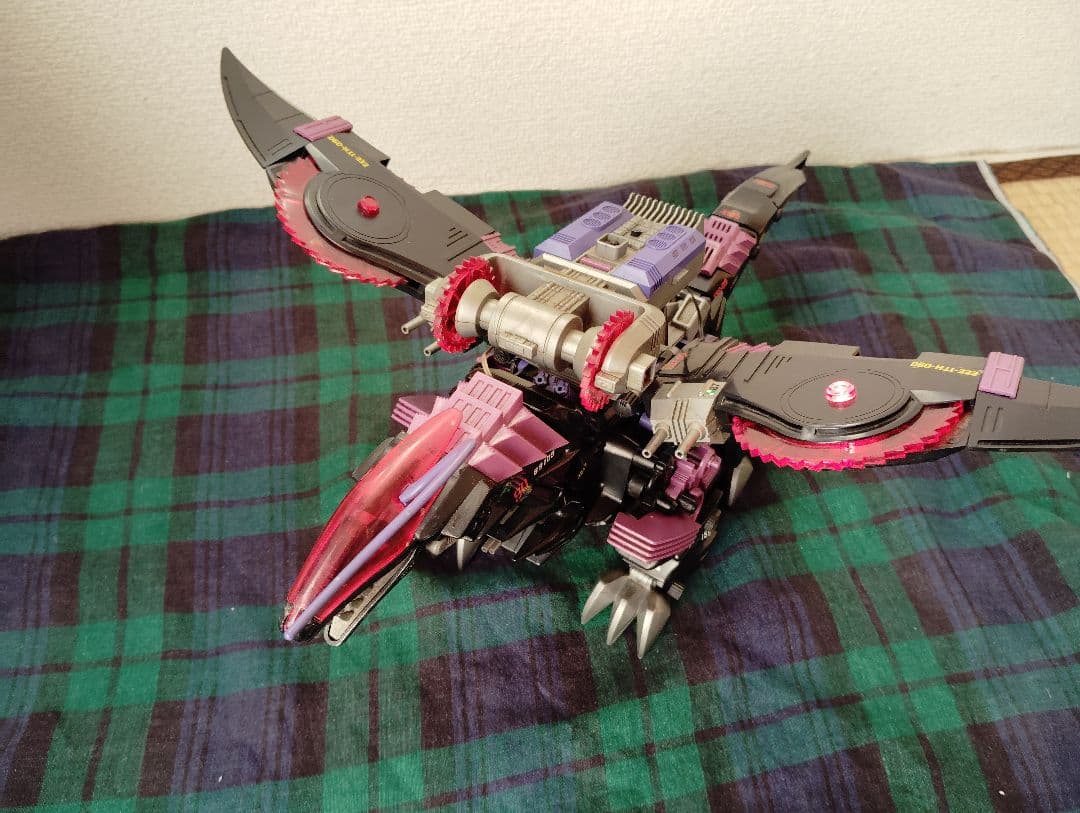 【可動 発光】旧 ゾイド　ギルベイダー