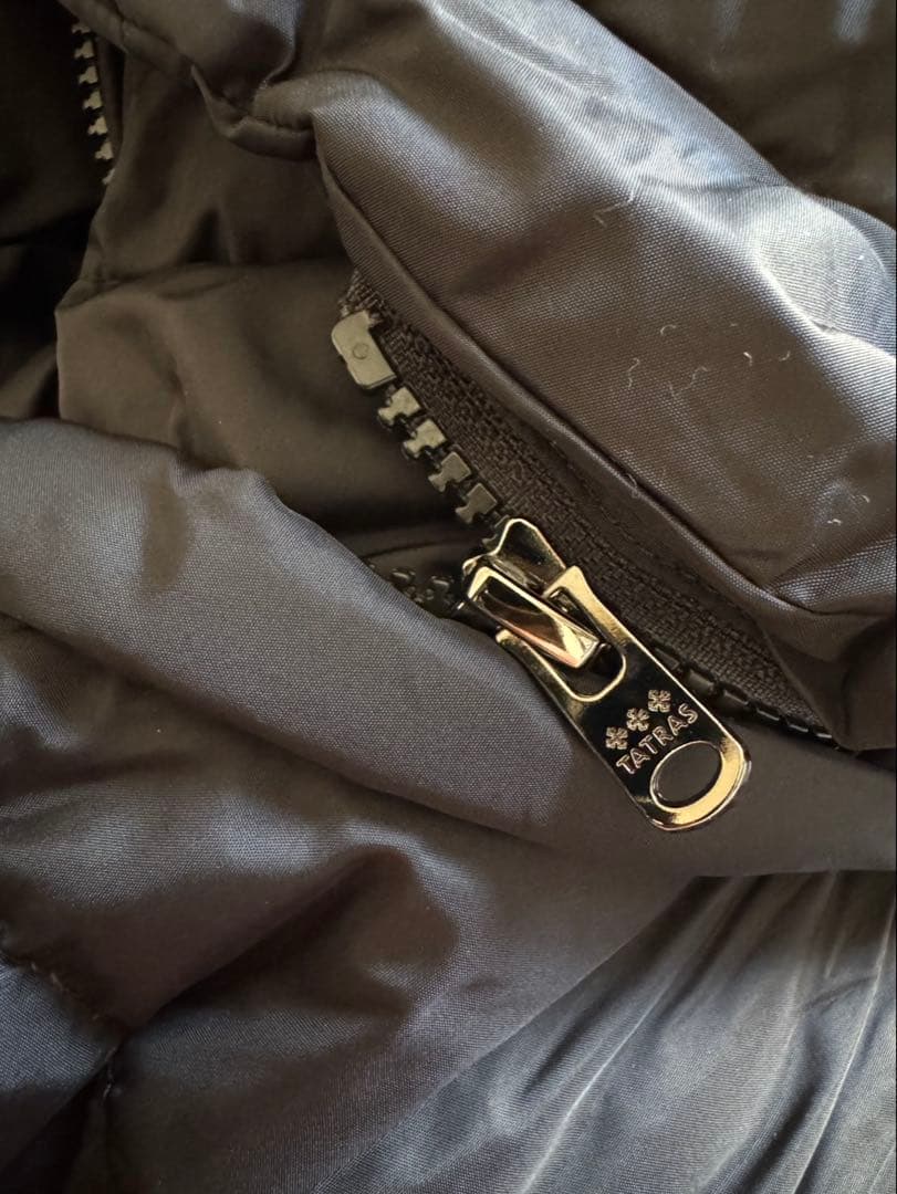 TATRAS SARMA ブラックダウンジャケット