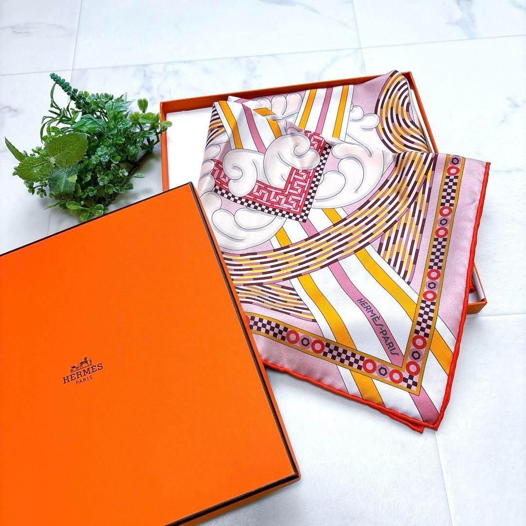 【極美品❣】エルメス　カレ90 　ダブルフェイス たいまつの光　シルクスカーフ