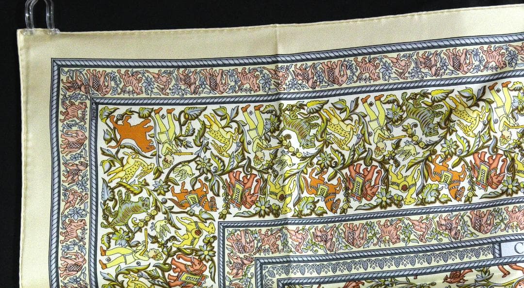 新品未使用品　HERMES エルメス　大判スカーフ　カレ90　 D570