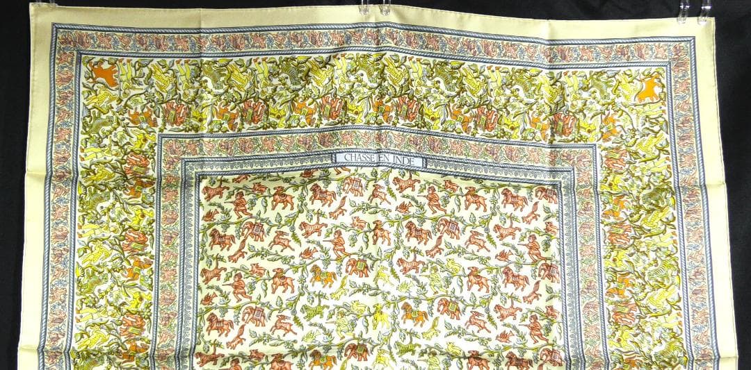 新品未使用品　HERMES エルメス　大判スカーフ　カレ90　 D570