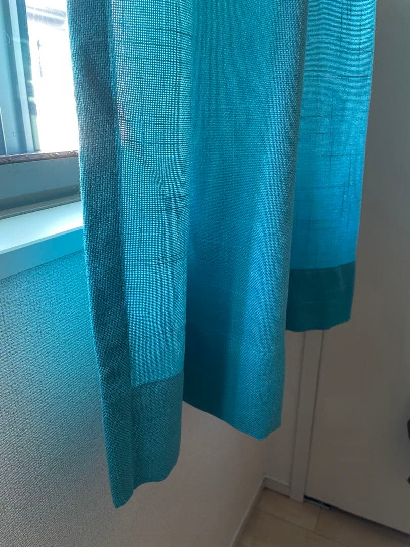 ターコイズブルー防炎カーテン２セット