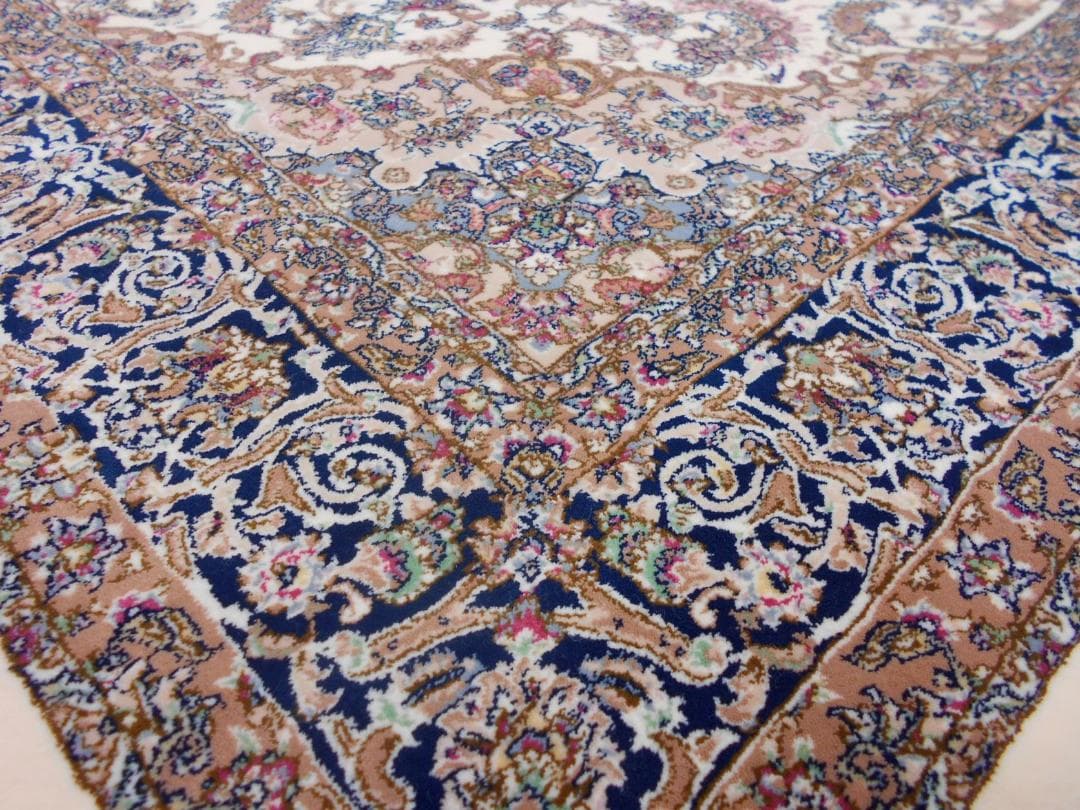 170万ノット！輝く、多色織絨毯！本場イラン産 150×225cm‐200981