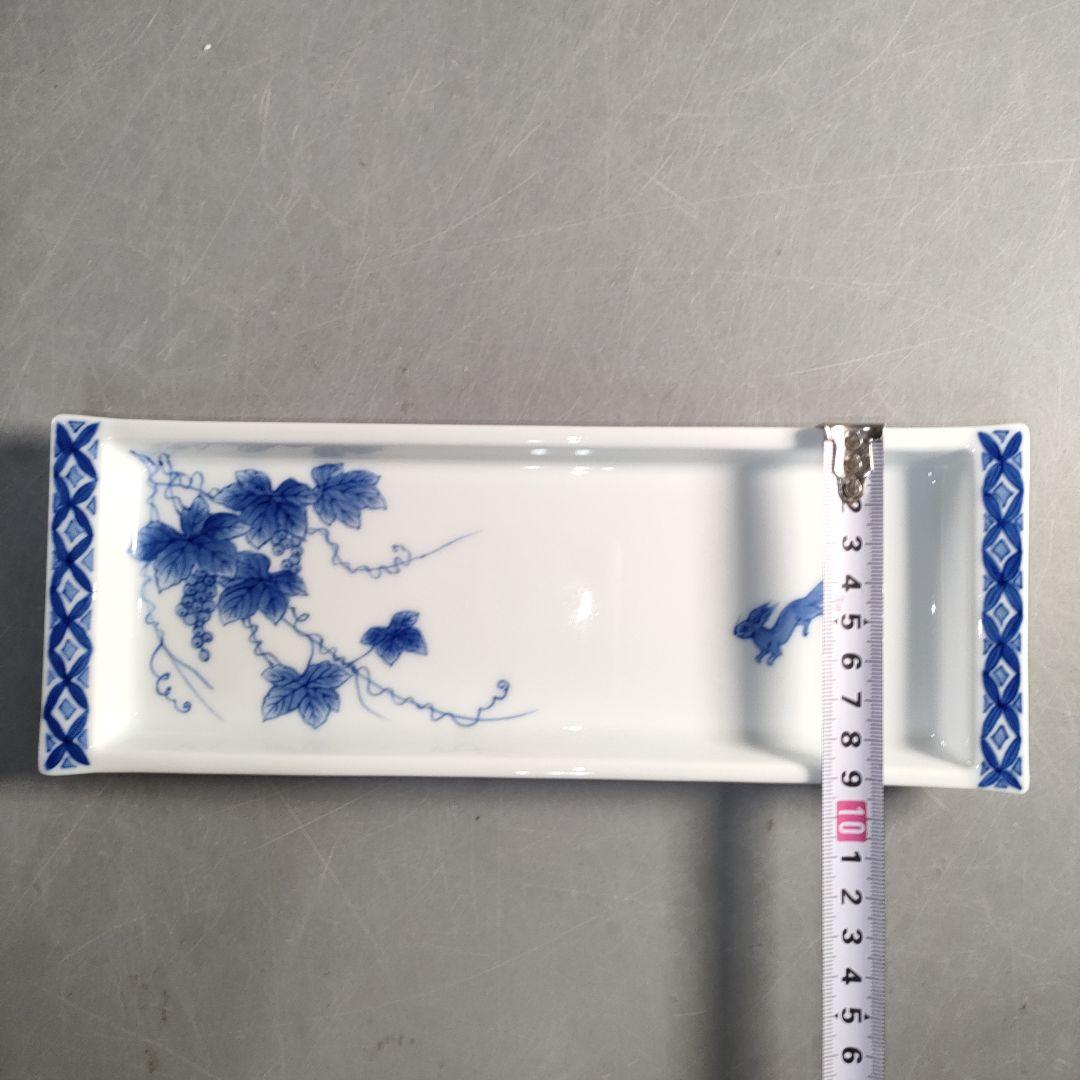 A1331-1/有田焼/辻精磁社 十四代辻常陸/染付栗鼠葡萄文長皿5客/共箱/