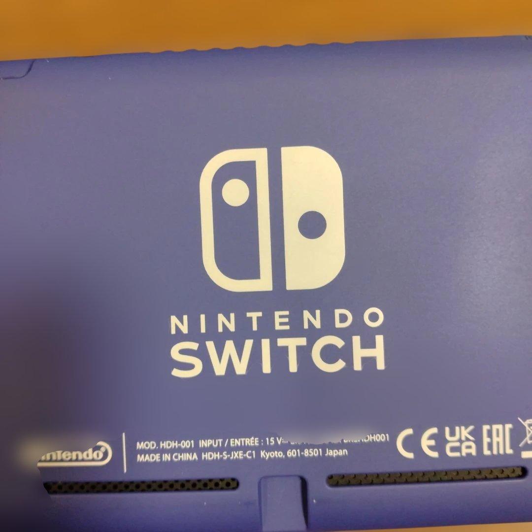 や*ん様 ニンテンドーSwitchライト（本体のみ）ハードケースと保護フィルム付