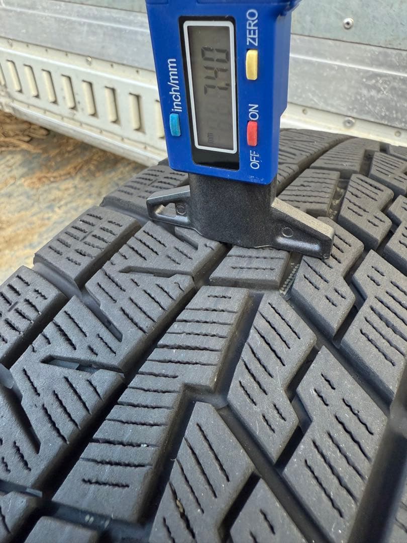 ヤマダ太郎ヨコハマスタッドレス185／55R16 83Q深溝