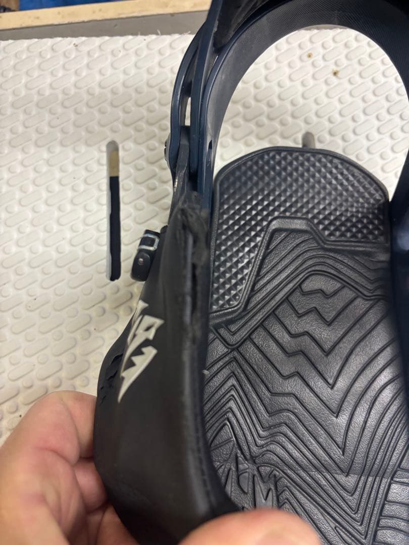 JONES MERCURY ジョーンズ　バインディング ネイビー