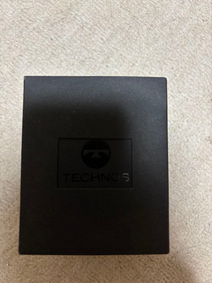 スマート超美品　TECHNOS ブラックアナログ時計