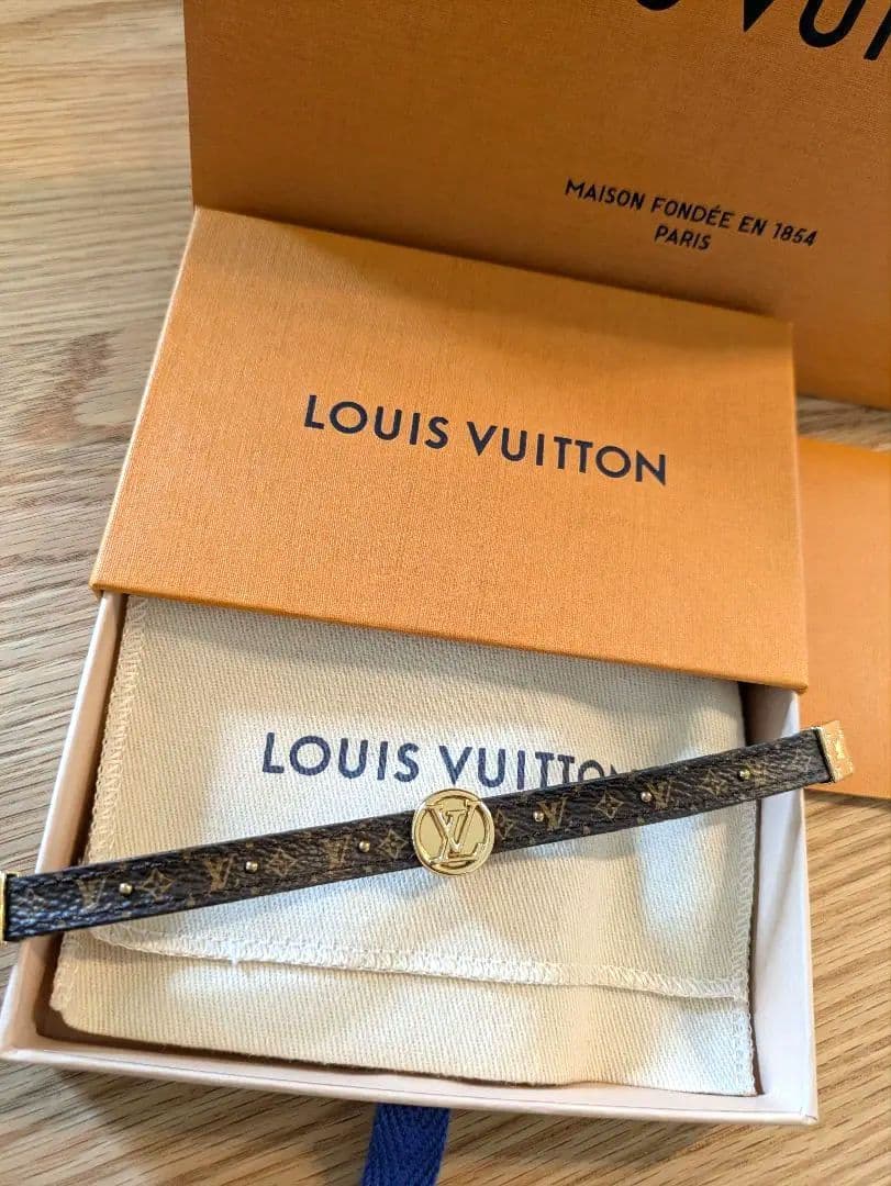 Louis Vuitton LVサークルリバーシブルスタッズバングル　モノグラム