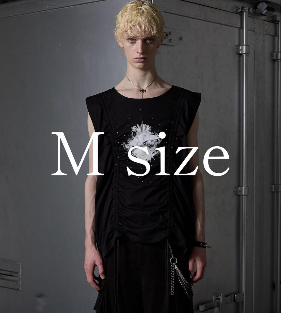 GRANCYシャーリングデザインラインストーングラフィックノースリーブT 黒 M