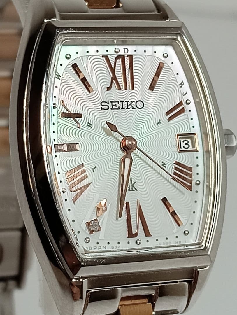 SEIKO　ルキア　SSVW117 ソーラー電波時計 白蝶貝文字盤　レディース