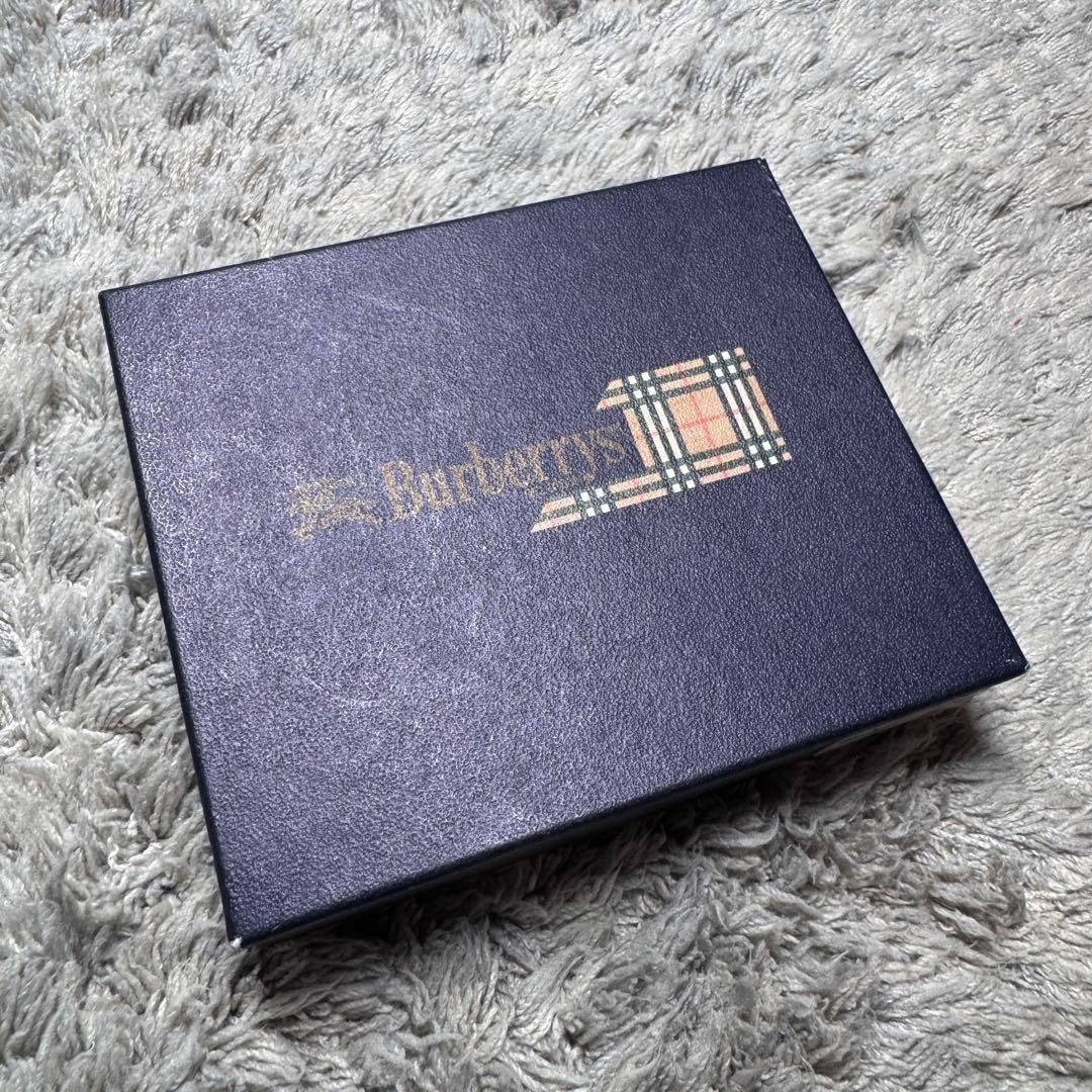 【未使用】BURBERRY バーバリー 二つ折り財布 レザー 内側ノバチェック