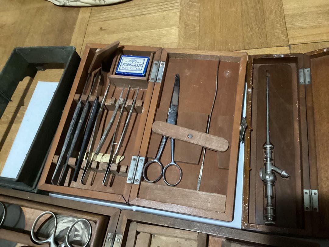 アンティーク医療器具大量　外科手術　注射器　ハサミ　木箱入り