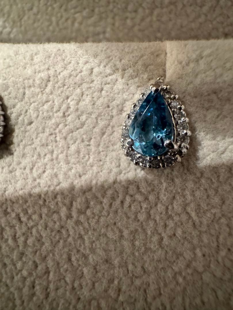 L*〜様 PT900 サンタマリア　アクアマリン　取り巻きダイヤモンドピアス　鑑