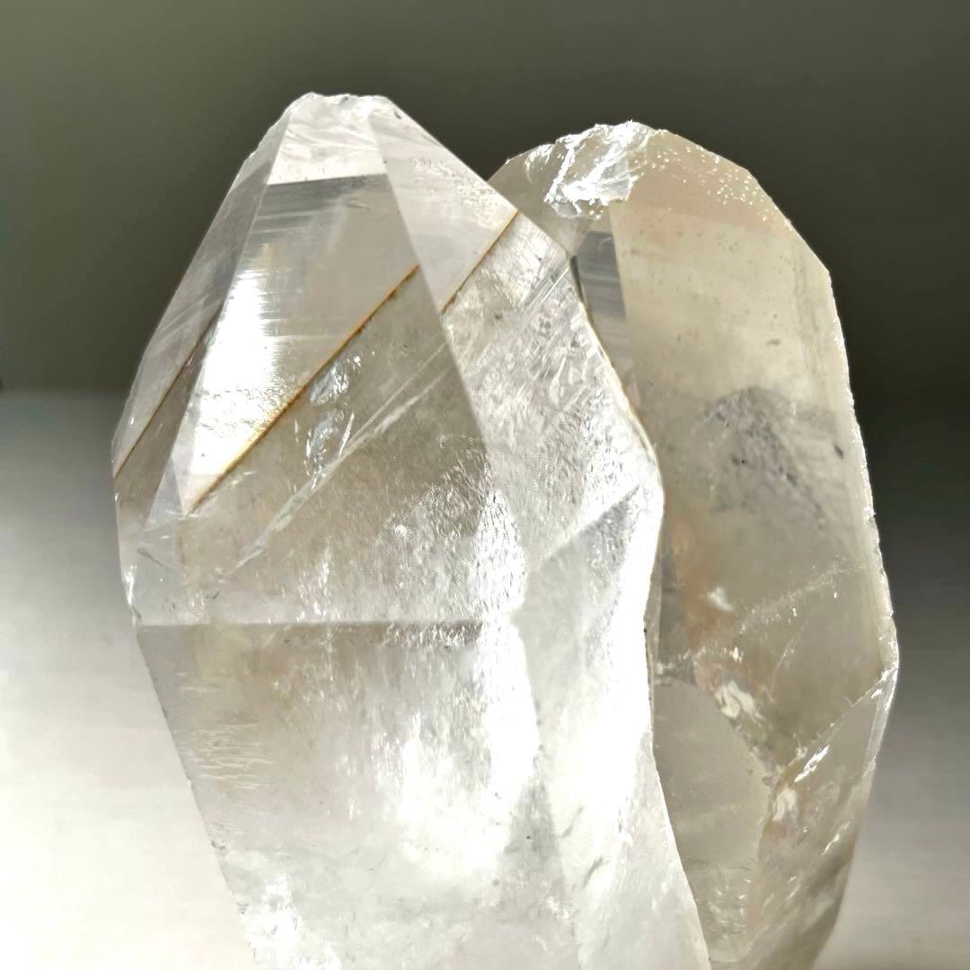 天然石　原石　大型水晶ポイント　2030g パワーストーン