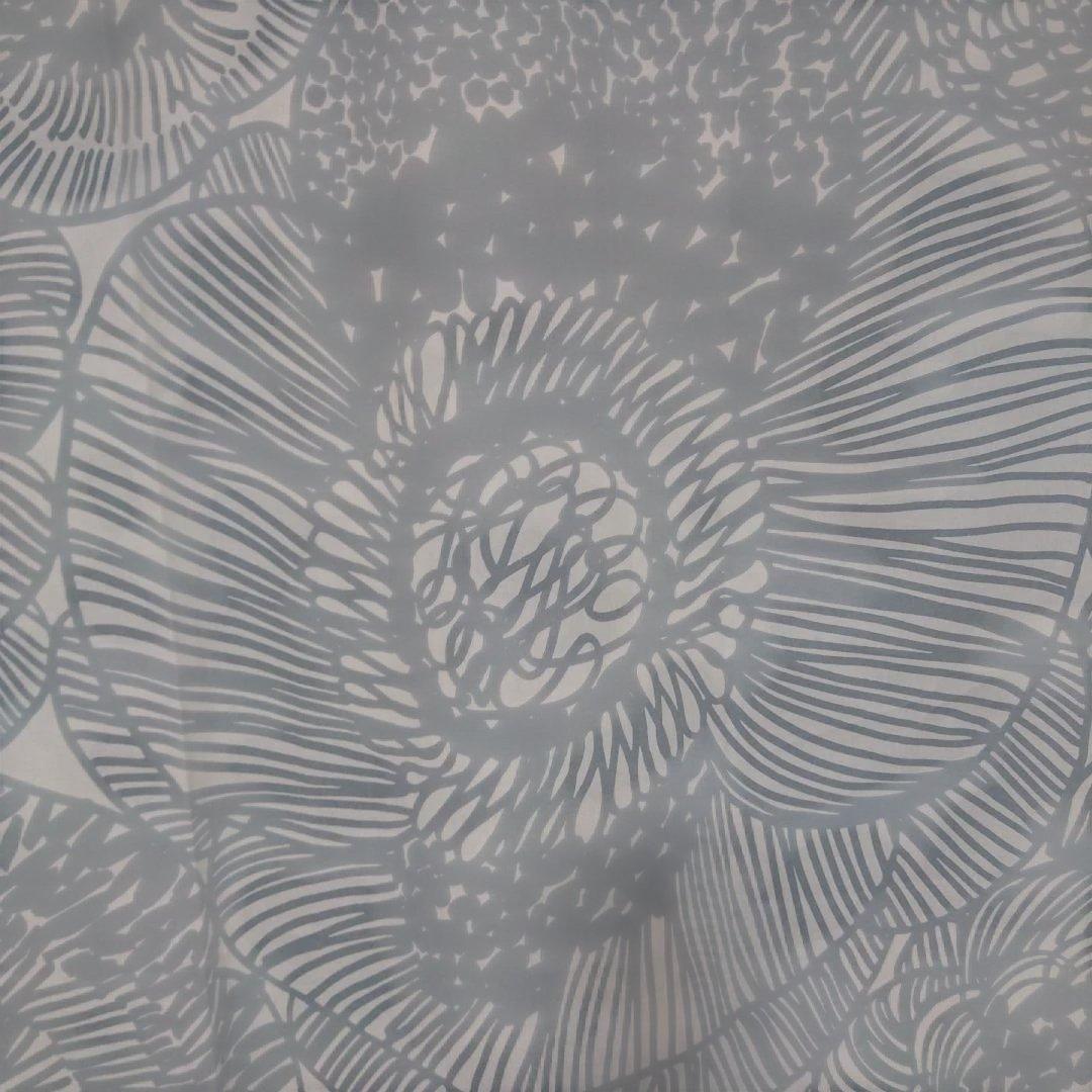 MARIMEKKO KURJENPOLVI グレー (廃番の生地)花柄 カーテン