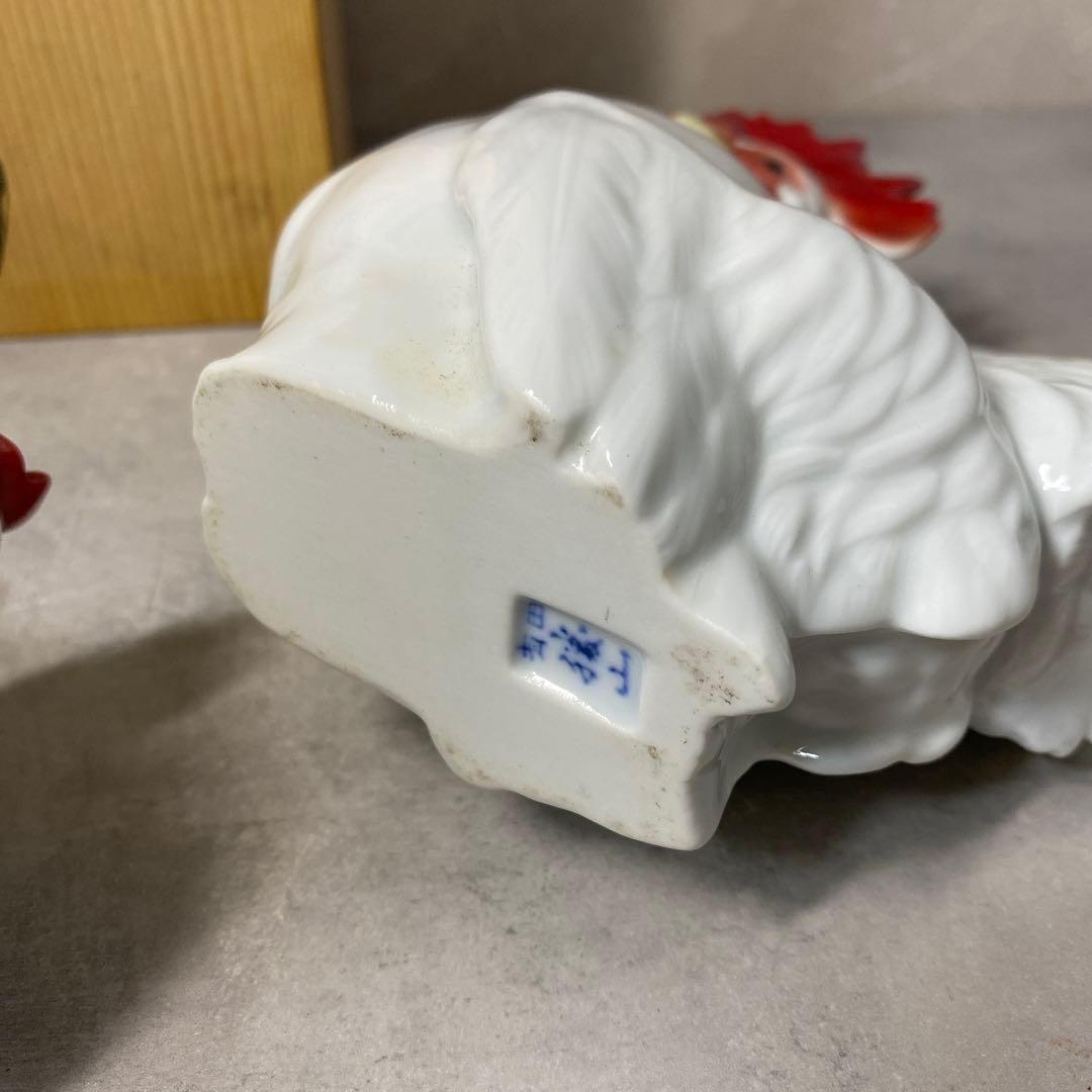 有田焼　在銘　勝山作　白磁鶏置物