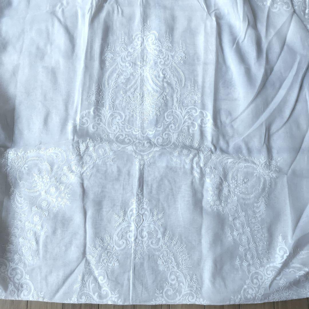 近沢レース　刺繍テーブルクロス　235cmx265cm 未使用　圧巻の美しさ