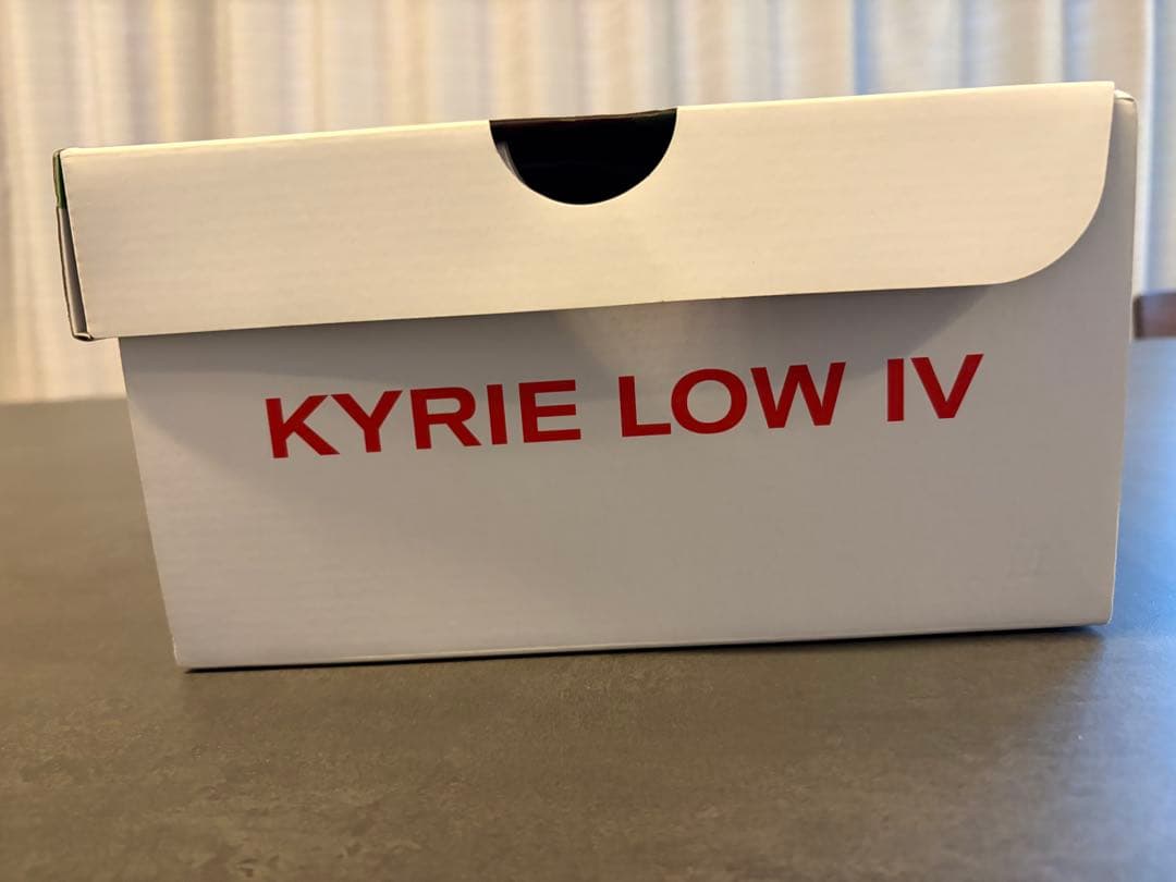 売約済★NIKE KYRIE LOW 4 EP CZ0105-400 【新品】