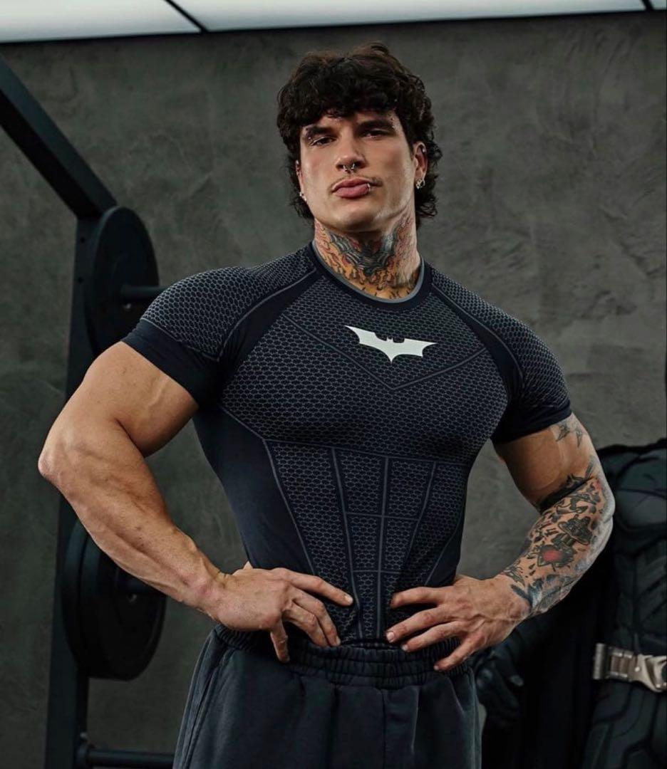  x Batman Black Size：M