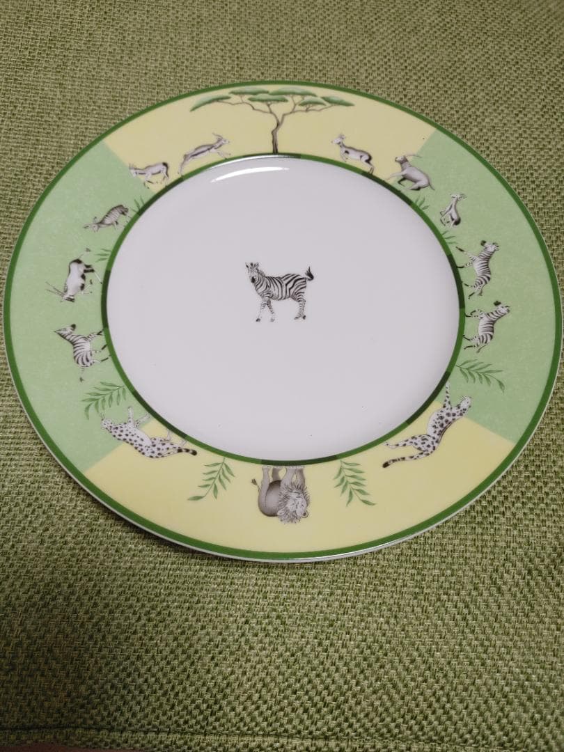 エルメスアフリカ動物柄食器４枚セット