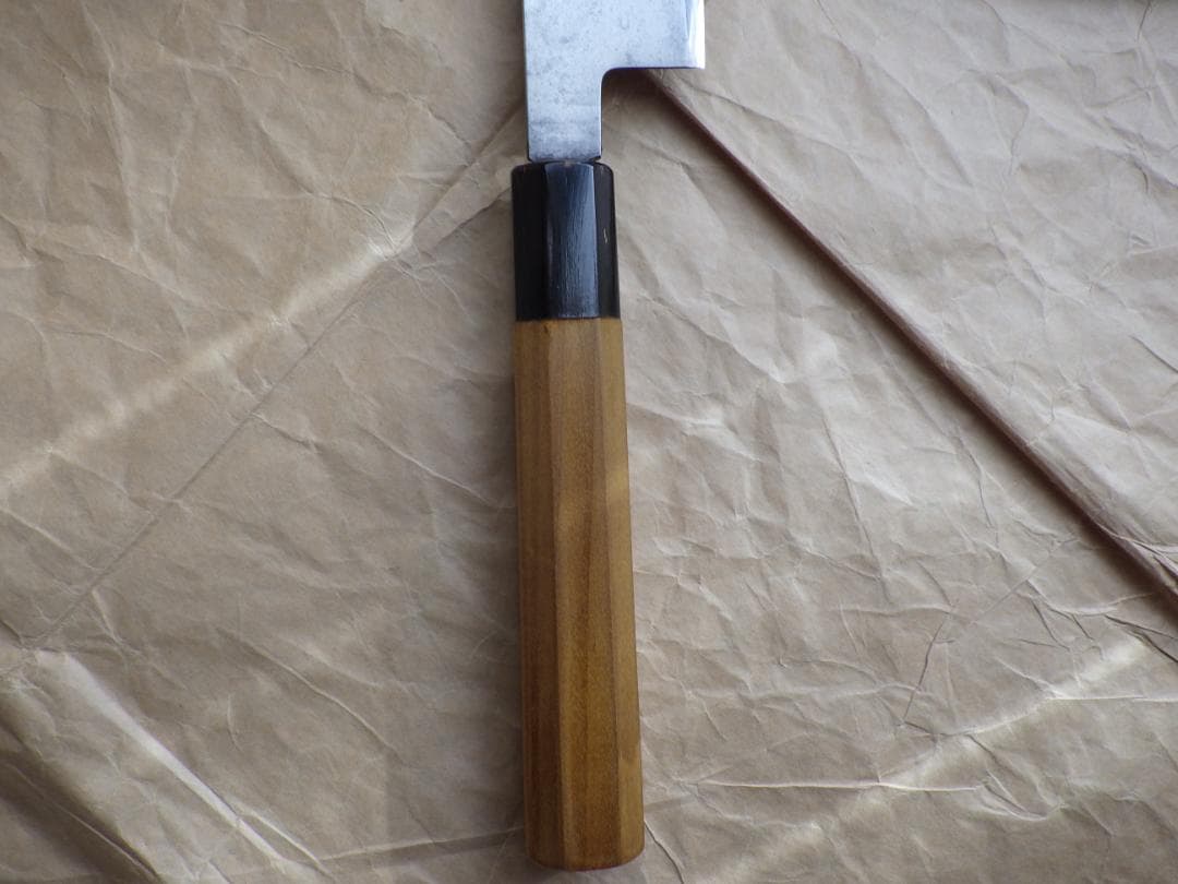 一刀斎虎徹作★鍛造和包丁/本水牛八角柄/鞘付属★堺打刃物創業1917年