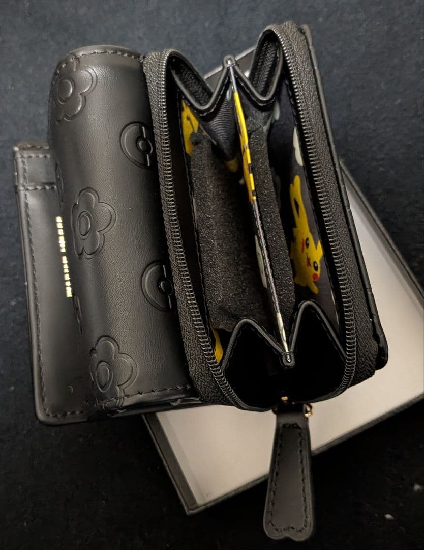 新品未使用 [マリークワント] ポケモンコラボ ミニウォレット 財布 ピカチュウ