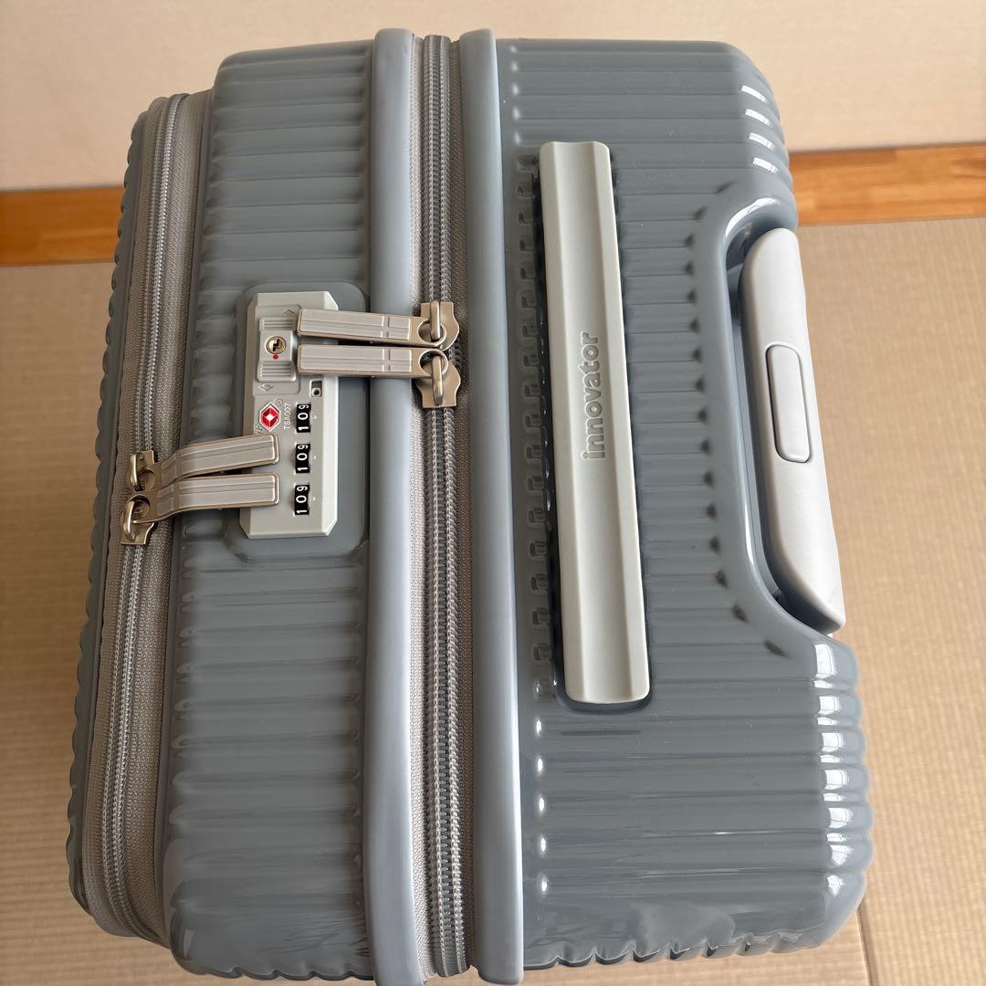 美品 イノベーター スーツケース INV155 55L 鏡面タイプクラウドグレー