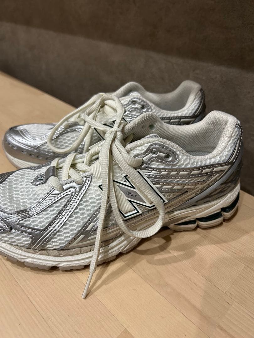 【極美品】New Balance M1906REE 24cm